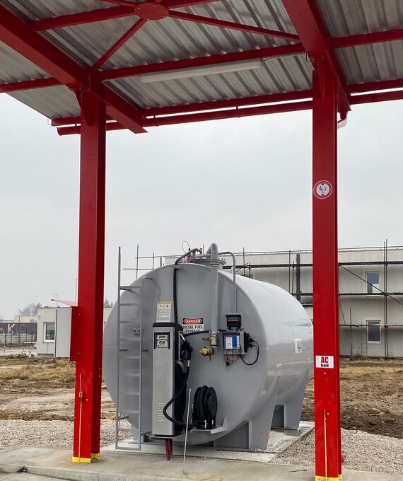 Betonáreň REHUŠ Senica - Vnútropodniková čerpacia stanica PHM s nádržou 15 m3, s podzemnou havarijnou nádržou, s výdajným systémom Self Service B.SMART a hladinomerom OCIO 2.0 s online prenosom dát do cloudu